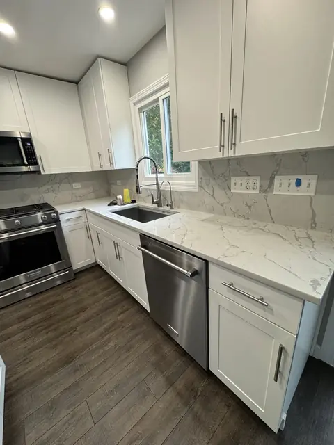 Spotless modern Chicago kitchen after professional cleaning